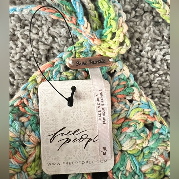 FREE PEOPLE NWT $148 Summer Breeze Crochet halter Top size M - Picture 6 of 8